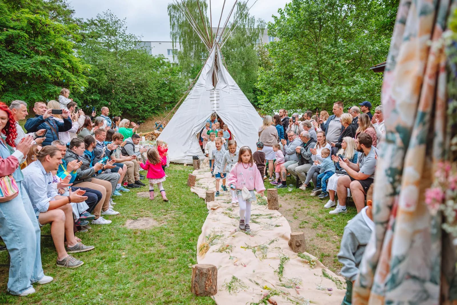 Zahradní slavnost našich předškoláků: Den, který patřil jen jim, fotografie 101