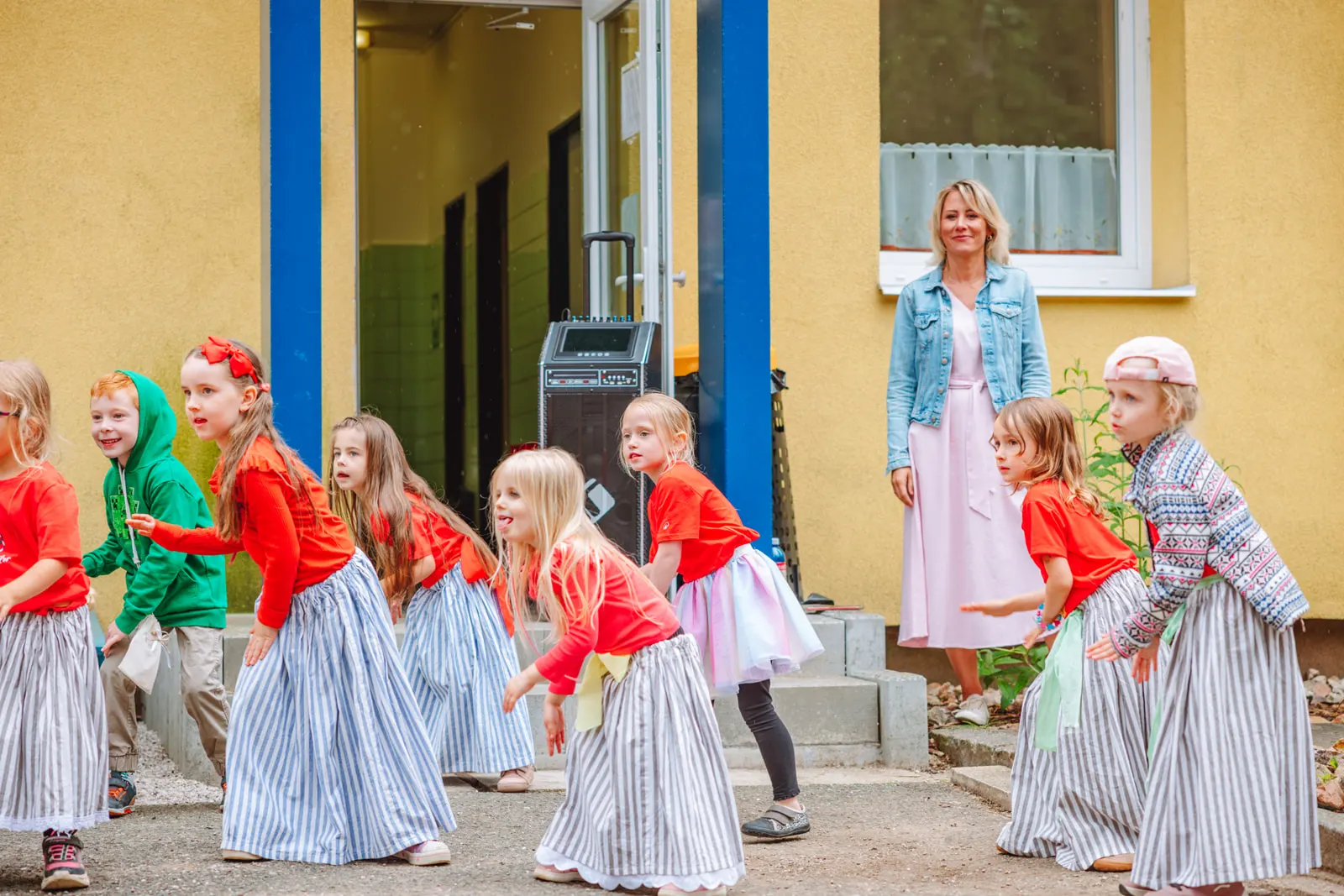 Zahradní slavnost našich předškoláků: Den, který patřil jen jim, fotografie 131