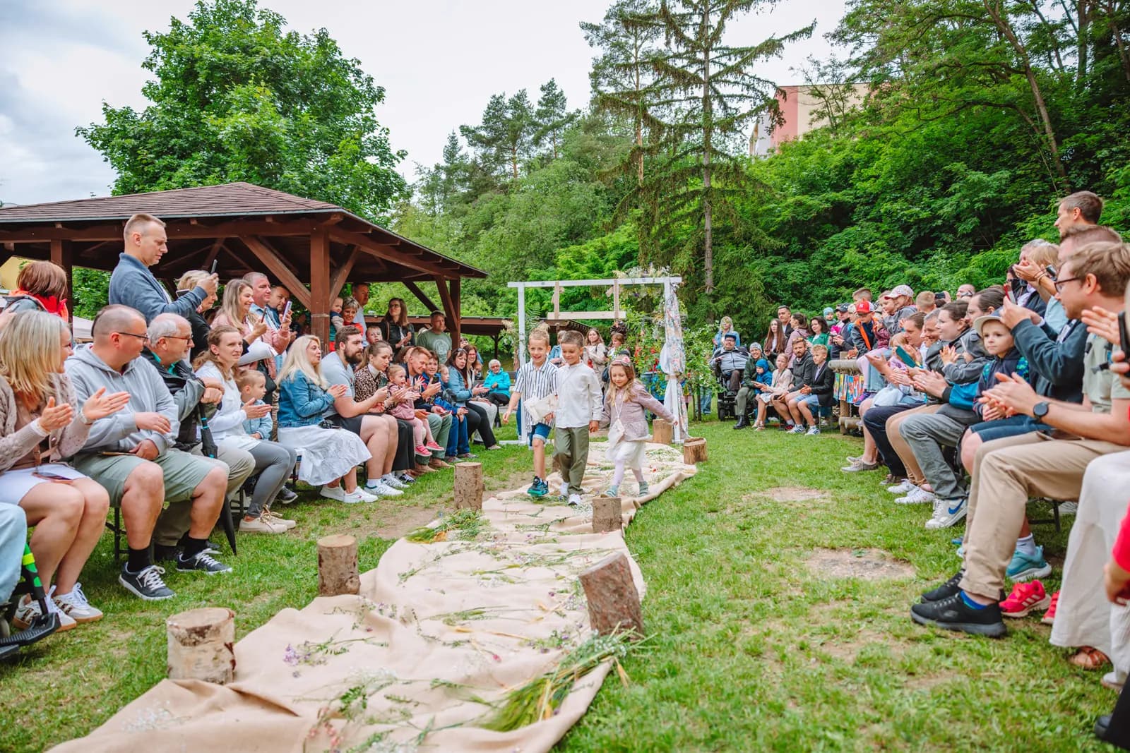 Zahradní slavnost našich předškoláků: Den, který patřil jen jim, fotografie 35