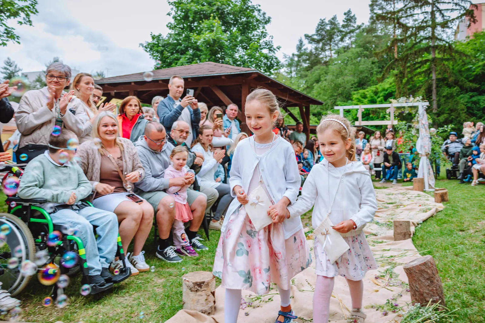 Zahradní slavnost našich předškoláků: Den, který patřil jen jim, fotografie 38
