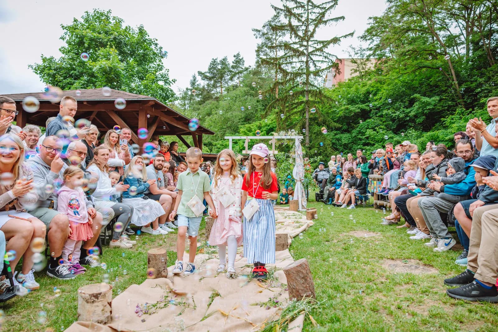 Zahradní slavnost našich předškoláků: Den, který patřil jen jim, fotografie 47