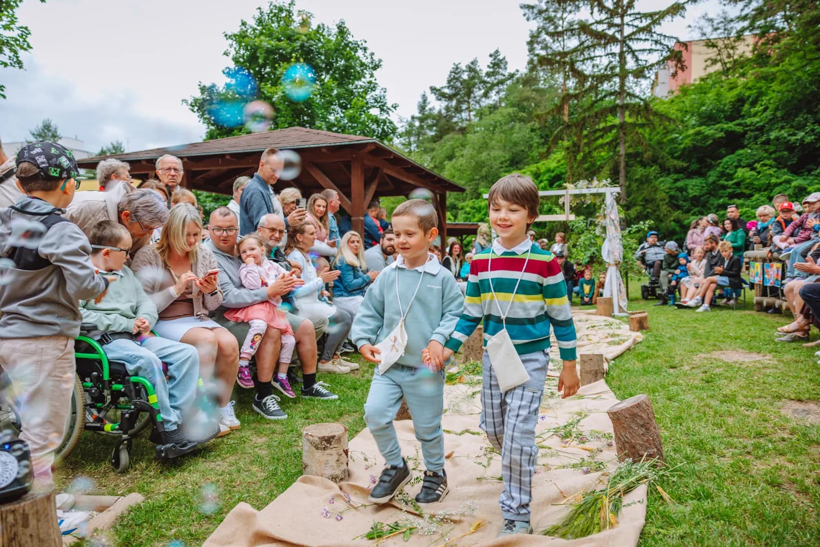 Zahradní slavnost našich předškoláků: Den, který patřil jen jim, fotografie 73