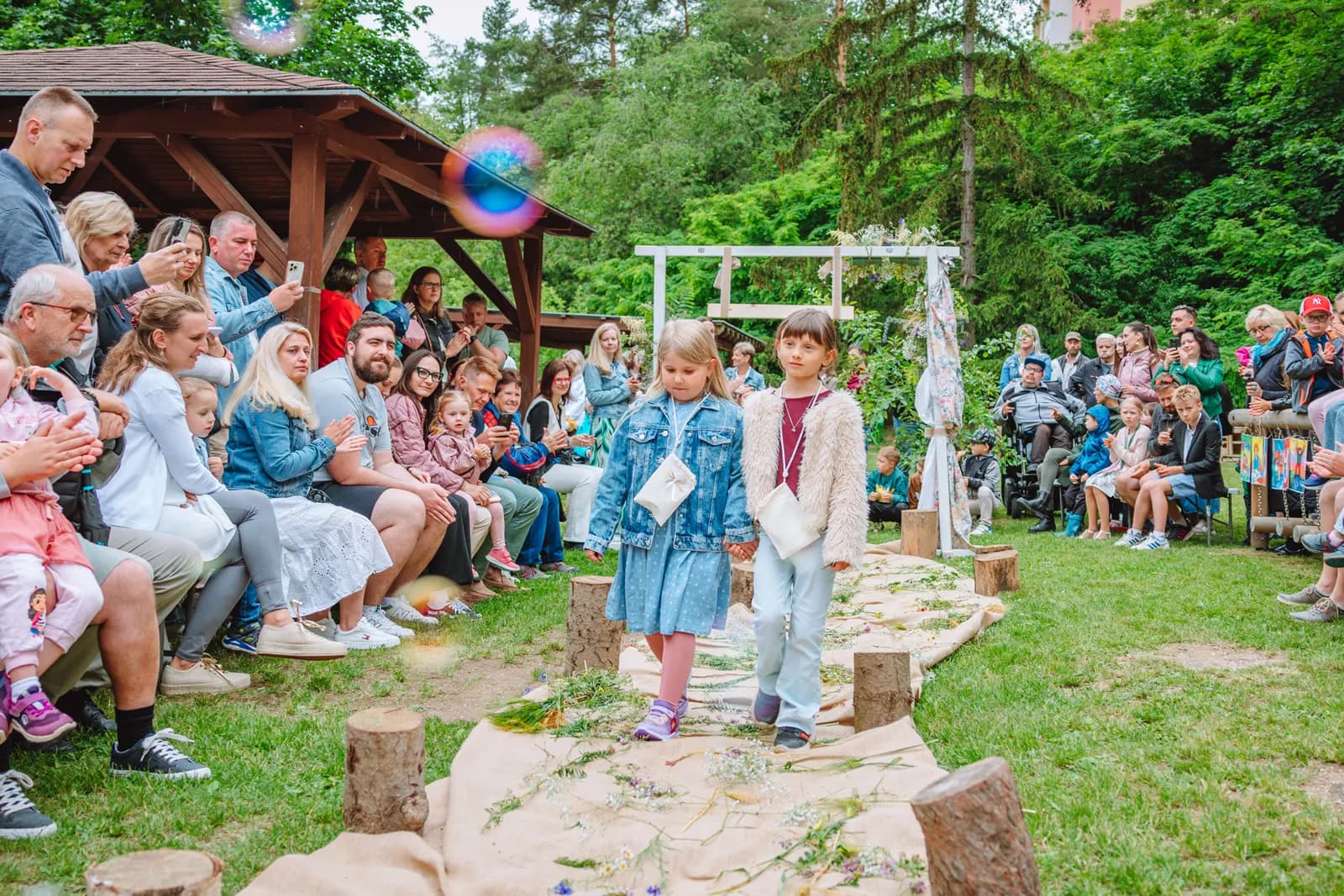 Zahradní slavnost našich předškoláků: Den, který patřil jen jim, fotografie 89
