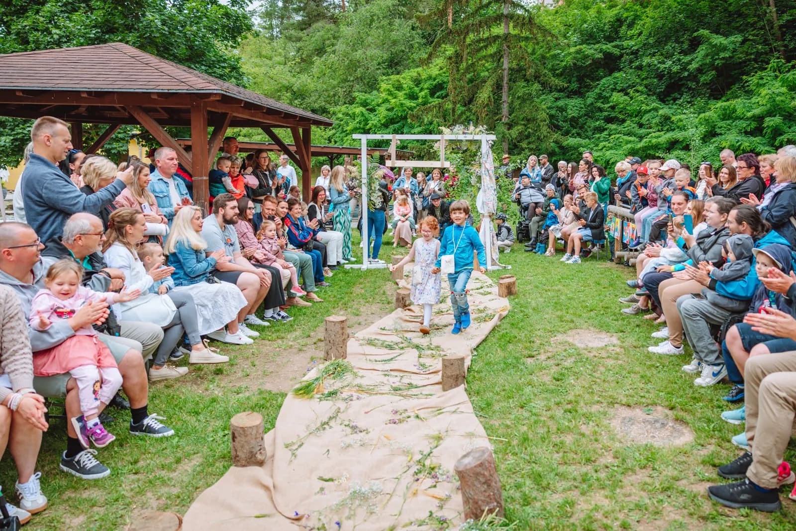 Zahradní slavnost našich předškoláků: Den, který patřil jen jim, fotografie 91